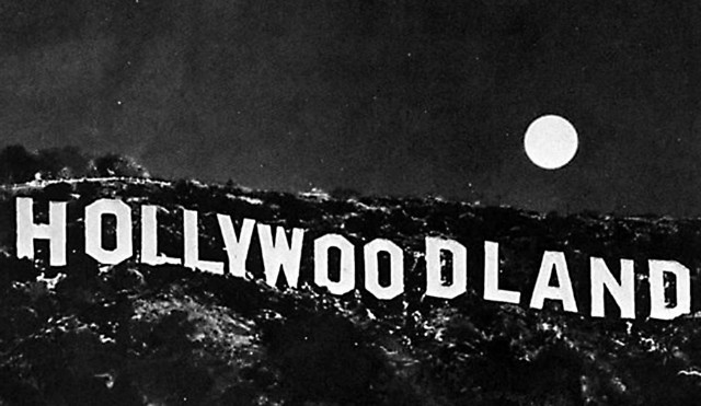 hollywoodland-at-night-1050x609.jpg