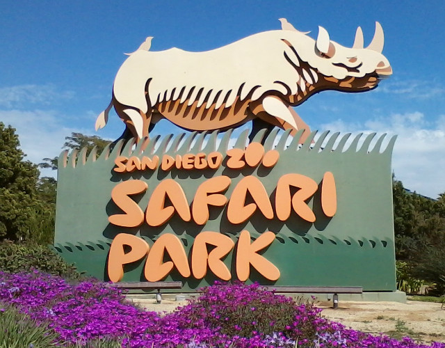 San_Diego_Zoo_Safari_Park_roadside_sign_2014.jpg